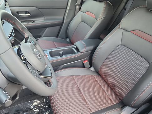 New 2026 Nissan Kicks SR w/ Cold Weather Package FWD image 15