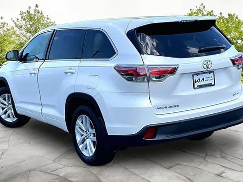 Used 2015 Toyota Highlander LE AWD/4WD image 11