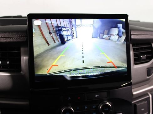 Used 2024 Ford Expedition XLT RWD image 19
