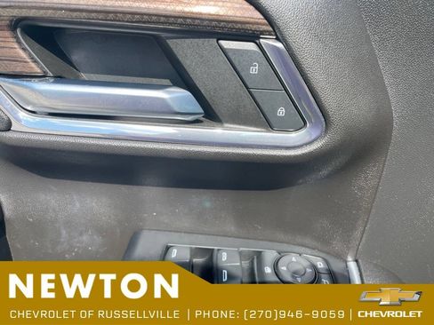 Used 2023 Chevrolet Silverado 1500 LT AWD/4WD image 9