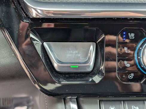 Used 2025 GMC Sierra 1500 Denali AWD/4WD image 19