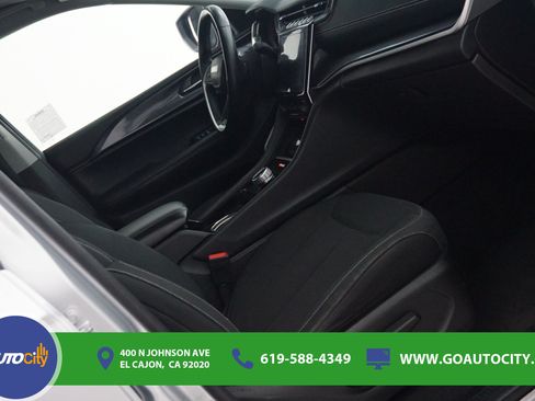 Used 2021 Jeep Grand Cherokee L Laredo w/ Luxury Tech Group I AWD/4WD image 8