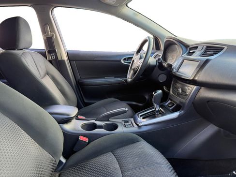 Used 2019 Nissan Sentra SR w/ Exterior Package image 14