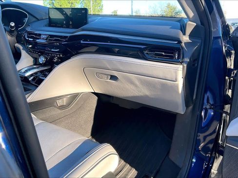 Used 2023 Acura MDX SH-AWD w/ Advance Package image 18