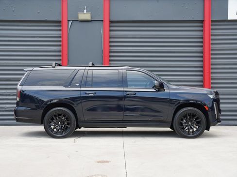 Used 2023 Cadillac Escalade ESV Sport Platinum w/ LPO, ONYX Package RWD image 15