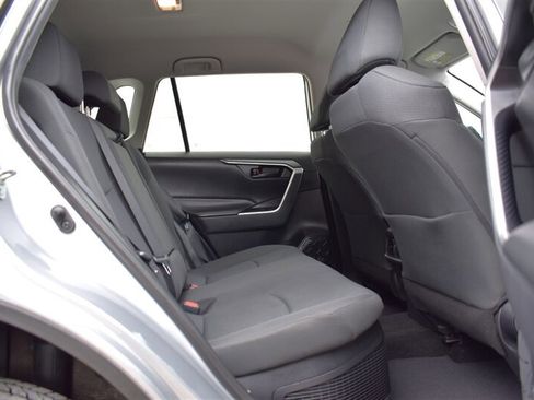 Used 2019 Toyota RAV4 LE w/ Carpet Mat Package AWD/4WD image 29