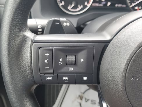 Used 2025 Nissan Pathfinder S image 24