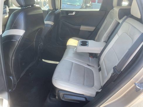 Used 2020 Ford Escape Titanium AWD/4WD image 28