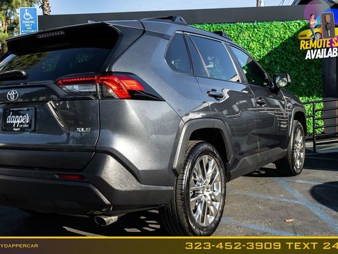 Used 2021 Toyota RAV4 XLE Premium image 7