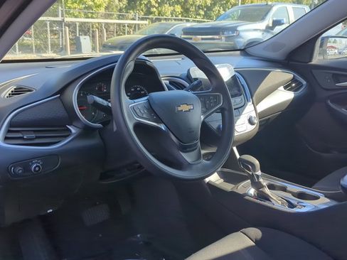 Used 2024 Chevrolet Malibu LT image 9