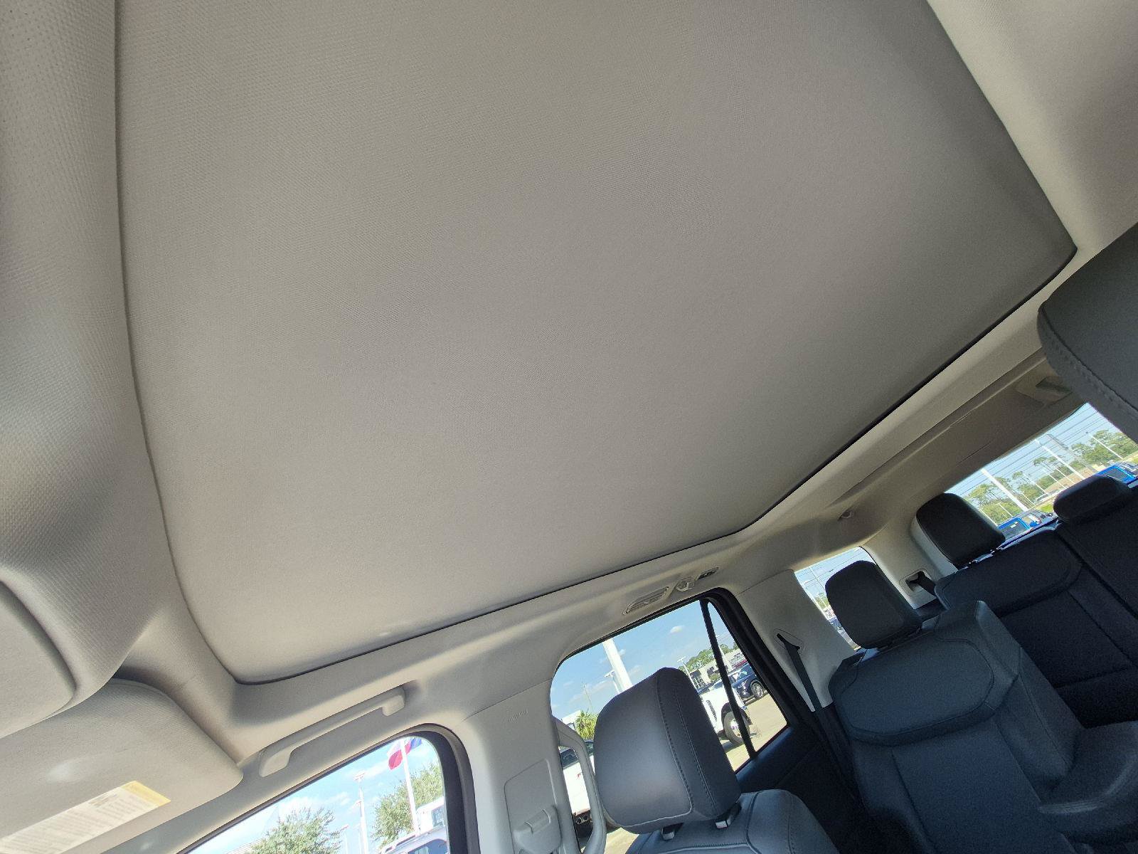 Used 2025 Ford Expedition Active RWD image 4
