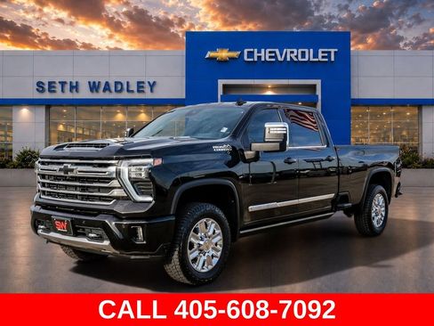 Used 2024 Chevrolet Silverado 2500 High Country w/ High Country Premium Package AWD/4WD image 3