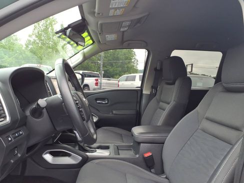 Used 2022 Nissan Frontier SV AWD/4WD image 13