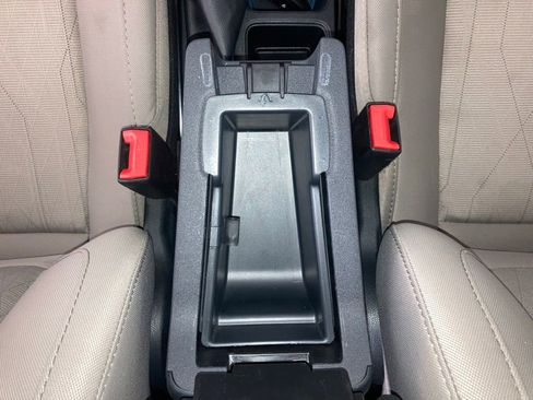 Used 2022 Ford EcoSport SE w/ SE Convenience Package image 12