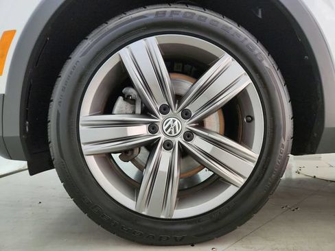 Used 2020 Volkswagen Tiguan SEL w/ 3rd Row Seat Package AWD/4WD image 36