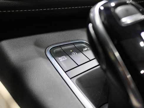 Used 2021 Cadillac Escalade Premium Luxury w/ Driver Assist Tech Package AWD/4WD image 21