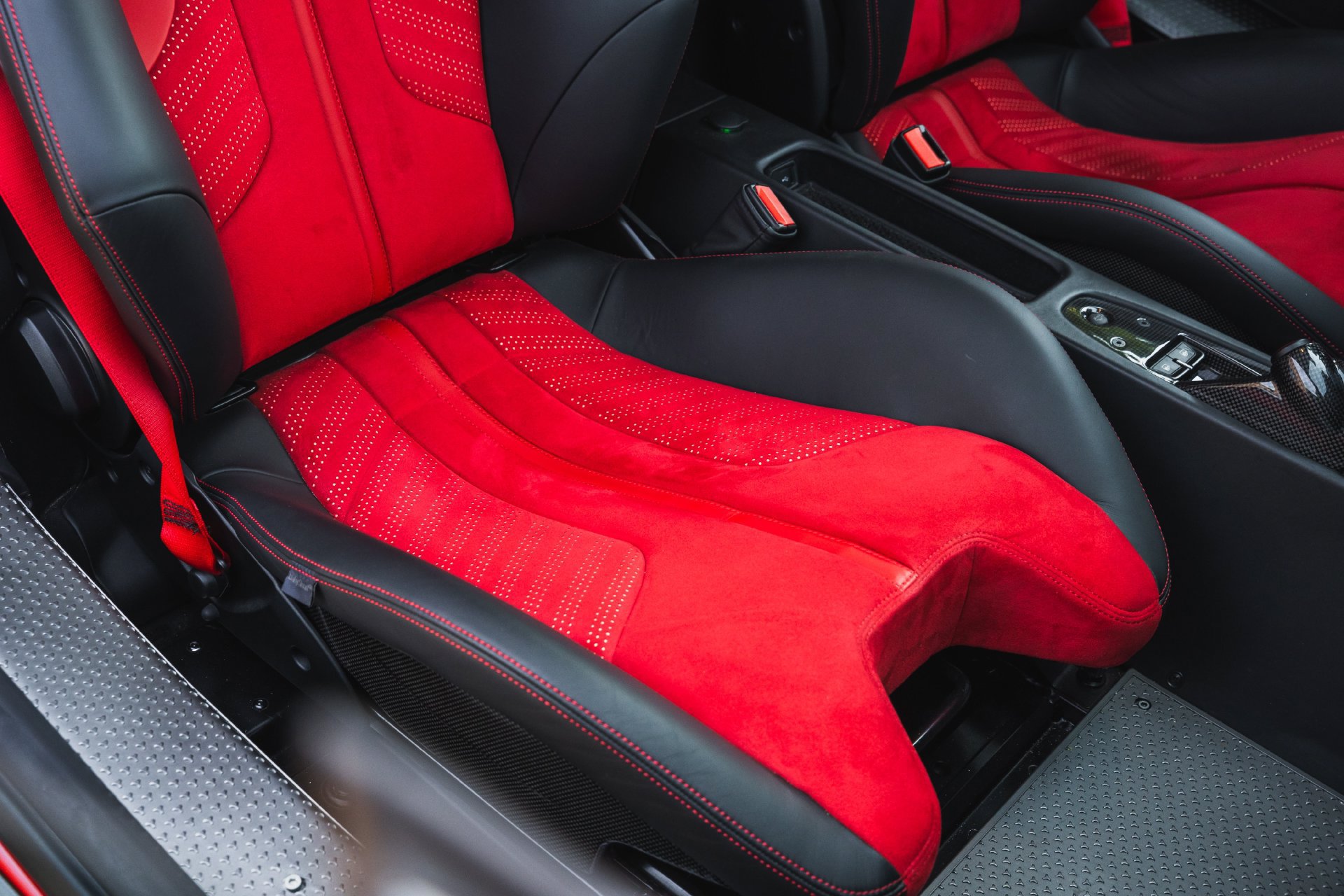 Used 2015 Ferrari 458 Speciale Coupe RWD image 70