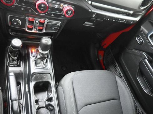 Used 2021 Jeep Wrangler Unlimited Sport AWD/4WD image 9
