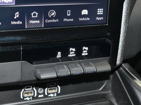 Used 2025 RAM 1500 Big Horn AWD/4WD image 12