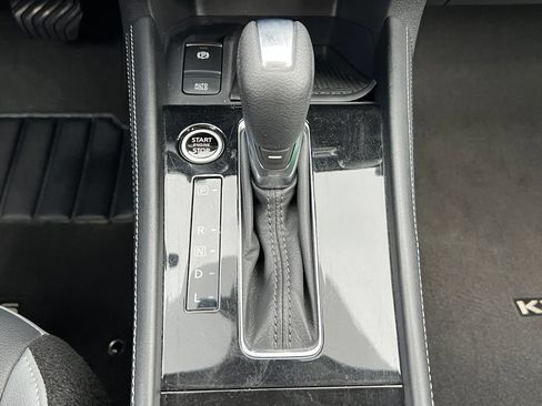 Used 2024 Nissan Kicks SR w/ SR Premium Package FWD image 29