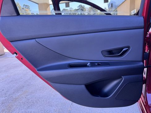 Certified 2025 Hyundai Elantra Sport image 21