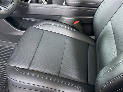 New 2026 Chevrolet Traverse LT w/ LPO, Floor Liner Package image 14