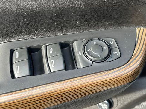 Used 2023 GMC Acadia SLE w/ Driver Convenience Package image 27