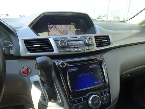 Used 2016 Honda Odyssey Touring image 4