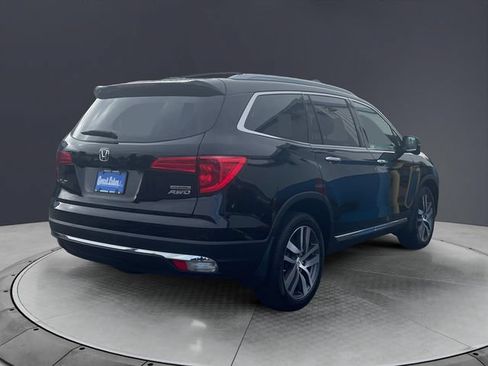 Used 2018 Honda Pilot Touring image 5