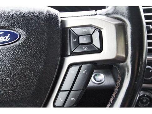 Used 2018 Ford F150 Platinum w/ Equipment Group 701A Luxury AWD/4WD image 18