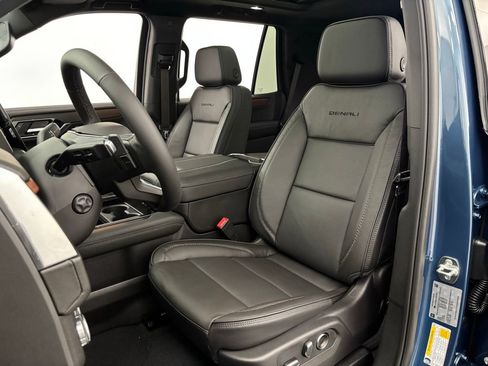 New 2026 GMC Yukon Denali w/ Sun & Power Step Package image 21