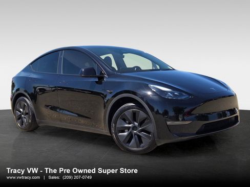 Used 2025 Tesla Model Y Long Range AWD/4WD image 1
