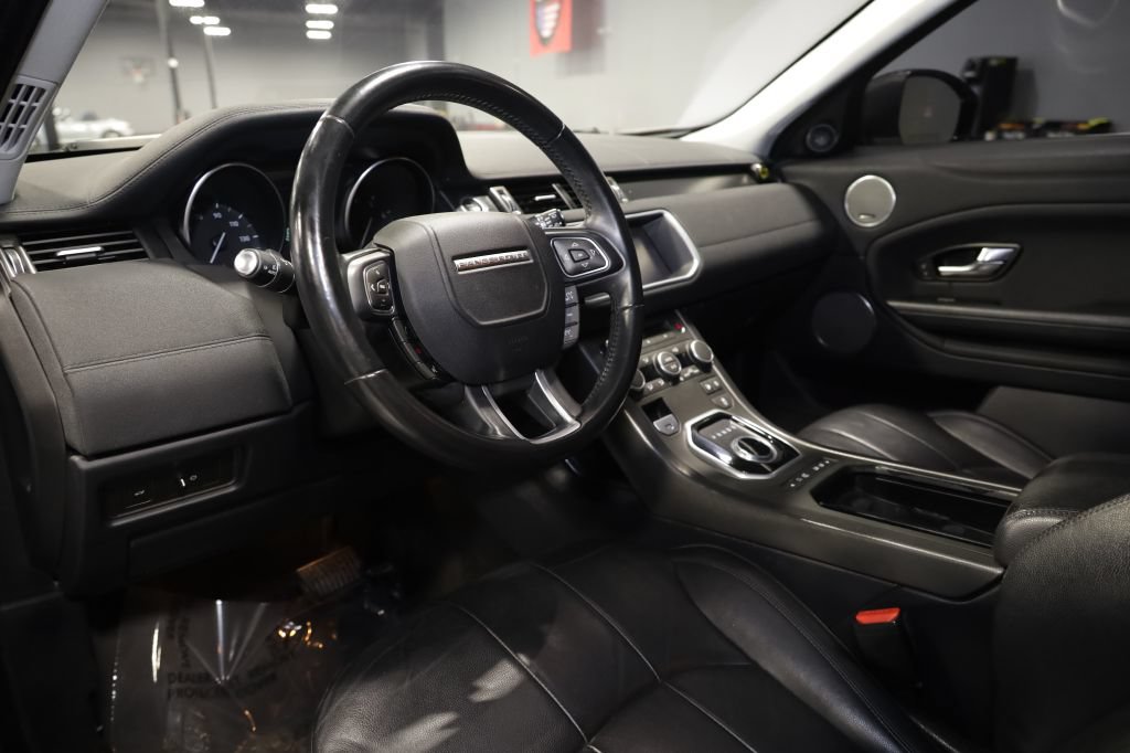 Used 2018 Land Rover Range Rover Evoque SE AWD/4WD image 17
