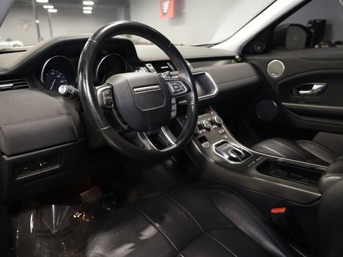 Used 2018 Land Rover Range Rover Evoque SE AWD/4WD image 17