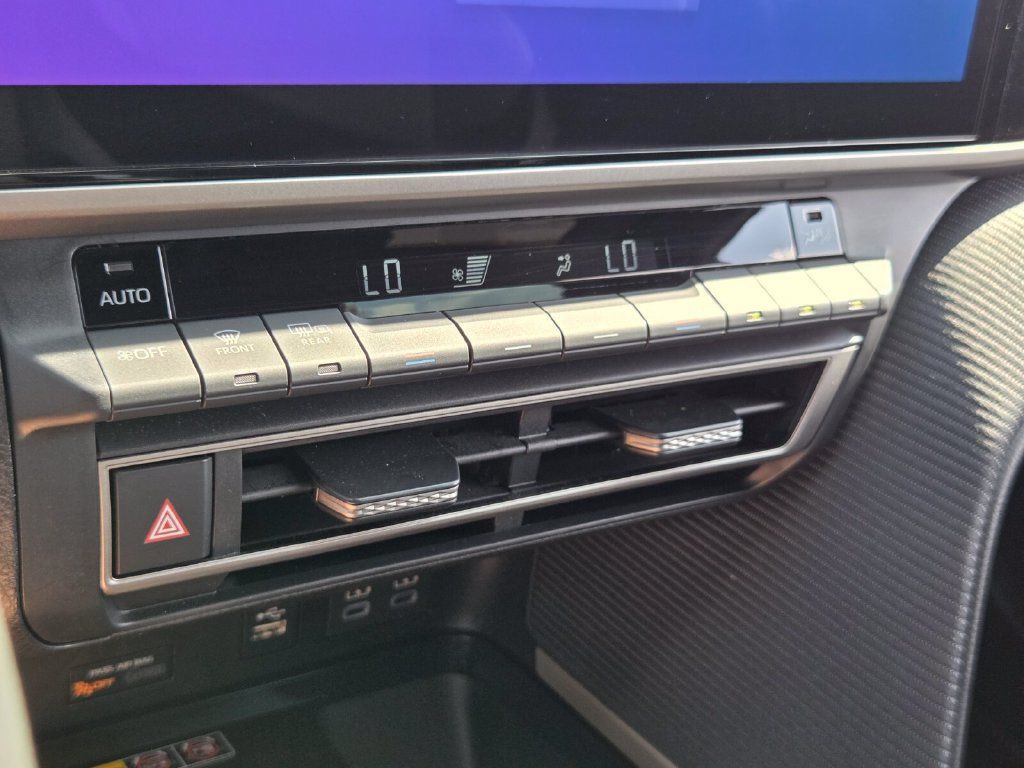 Used 2025 Toyota Camry SE w/ Multimedia Upgrade Package FWD image 21