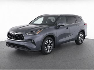 Used 2023 Toyota Highlander XLE AWD/4WD video 1