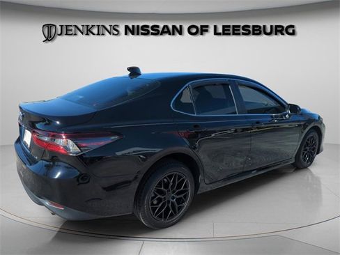 Used 2023 Toyota Camry LE image 9