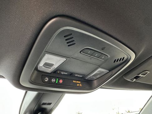Used 2023 Chevrolet Traverse LT AWD/4WD image 36