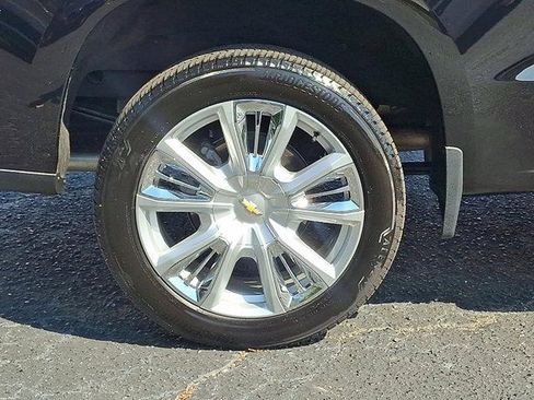 Used 2024 Chevrolet Silverado 1500 High Country w/ High Country Premium Package image 39