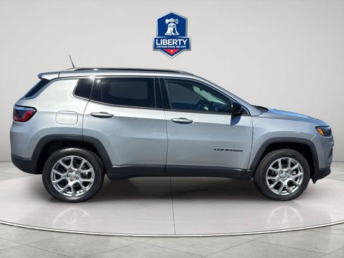Certified 2022 Jeep Compass Latitude AWD/4WD image 12