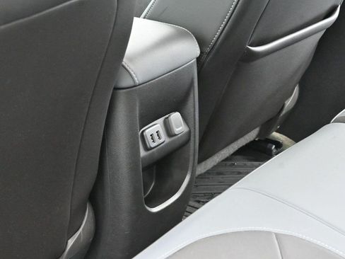 Used 2018 Chevrolet Colorado Z71 AWD/4WD image 31