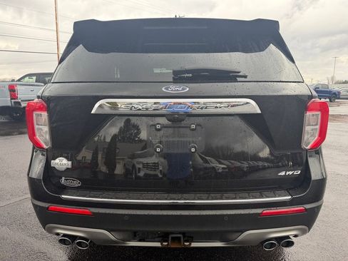 Used 2021 Ford Explorer King Ranch w/ Premium Technology Package image 4