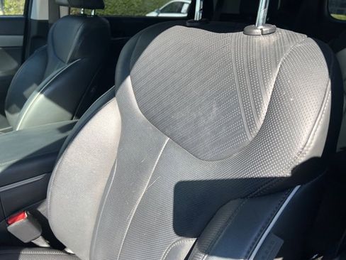 Used 2023 Hyundai Palisade SEL w/ Premium Package image 9