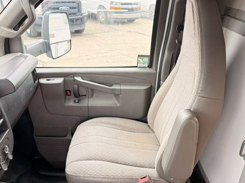 Used 2018 Chevrolet Express 3500 w/ Power Convenience Package image 19