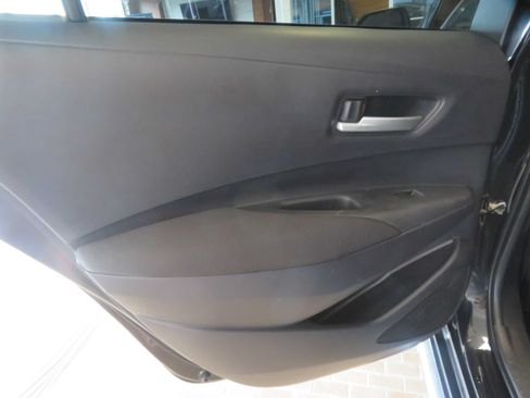 Used 2021 Toyota Corolla LE FWD image 17