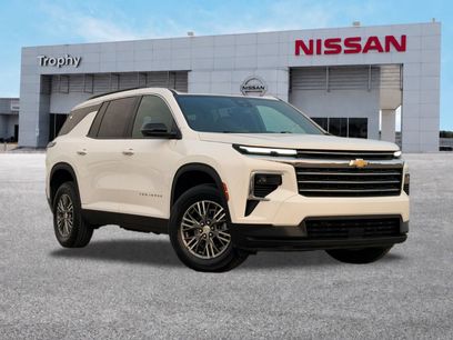 Used 2025 Chevrolet Traverse LT
