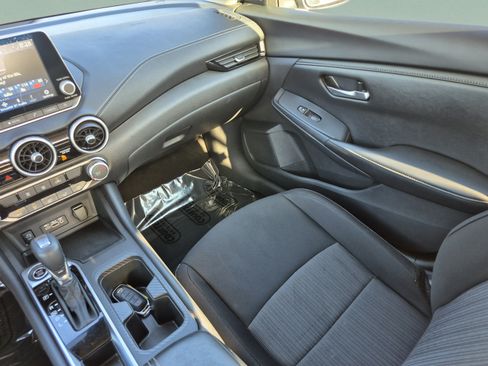 Certified 2024 Nissan Sentra SV FWD image 15