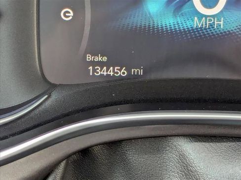 Used 2018 Chrysler Pacifica Limited w/ Advanced Safetytec Group image 11