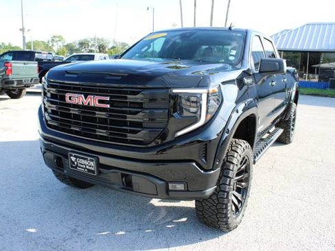 Used 2024 GMC Sierra 1500 Elevation w/ X31 Off-Road Package AWD/4WD image 3