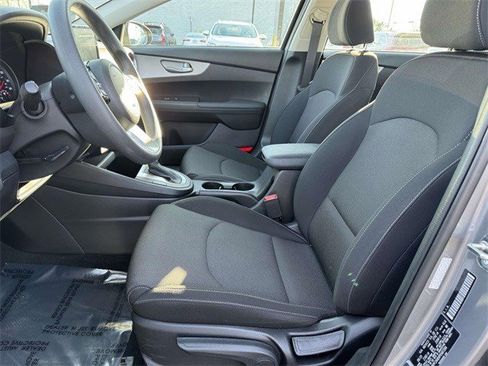 Used 2023 Kia Forte LXS w/ LXS Technology Package image 13